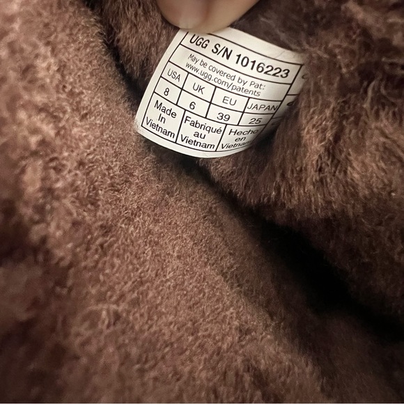 UGG Classic Genuine Shearling Lined Short Boot - Picture 5 of 9